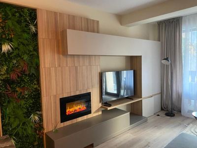Living cu șemineu electric