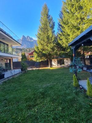 Dormitor cu accente calde